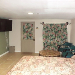 Sunrise Motel thumbnail 5
