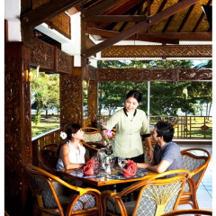 Surya Pesona Beach Hotel thumbnail 12