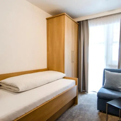 Xenia Apartments thumbnail 3