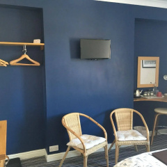 The Red Townhouse thumbnail 2