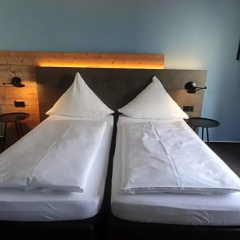 Hotel Weinhaus Zum Schwarzen Bv Ren - Bild 6