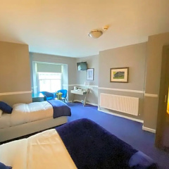 The Queens Hotel thumbnail 3