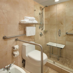 DoubleTree by Hilton Grand Hotel Biscayne Bay - Bild 8