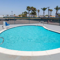 Super 8 Imperial Beach thumbnail 12