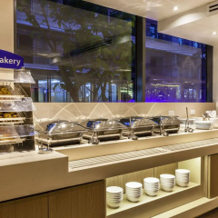 Holiday Inn Express Bangkok Sukhumvit 11 by IHG thumbnail 11