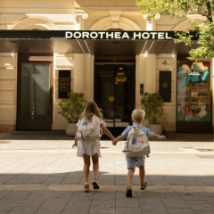 Dorothea Hotel, Budapest, Autograph Collection - Bild 27