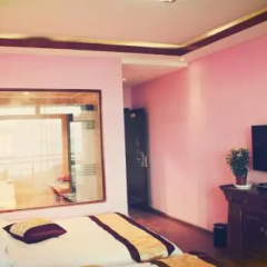 Sunshine Holiday Inn thumbnail 4