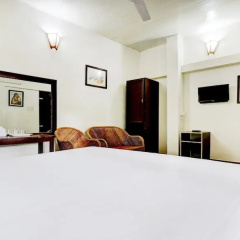 Shirleys Beach Hotel thumbnail 20