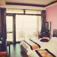 Sunshine Holiday Inn thumbnail 3