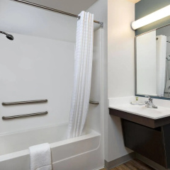 WoodSpring Suites Houston IAH Airport thumbnail 38