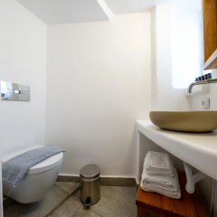 Amaze Suites thumbnail 7