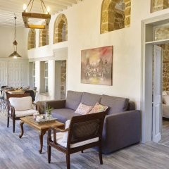 Old Town House thumbnail 4