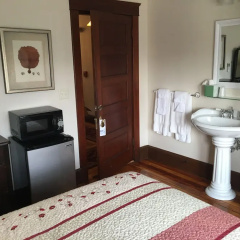 The Rebekah Inn thumbnail 2