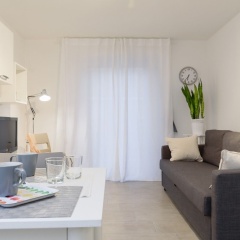 Hintown - Marina's White Apartment thumbnail 4