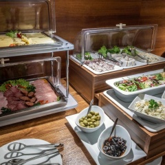 EA Hotel Downtown - Bild 14