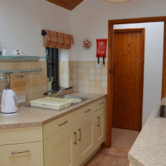 Shipload Cottage thumbnail 15