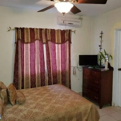 Yoli's Bed & Breakfast thumbnail 7