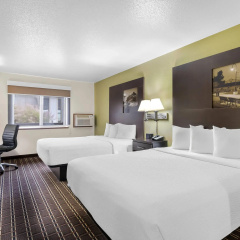 Super 8 by Wyndham La Crosse thumbnail 12