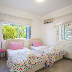 Sunset Beachfront Villa Meneou thumbnail 4