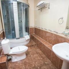 Deluxe SPA-Hotel in Ust-Kamenogorsk, Kazakhstan from 75$, photos, reviews - zenhotels.com bathroom