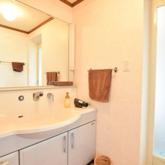Ocean Front Stay thumbnail 9