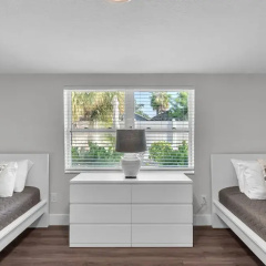 The Bungalows thumbnail 40