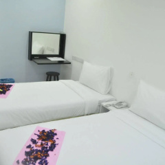 YY48 Hotel thumbnail 16