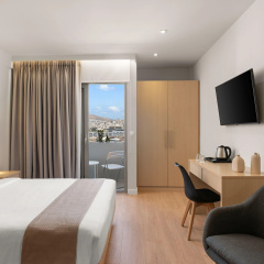 Gallery Central Piraeus Port - Bild 7