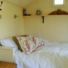 The Shepherds Hut thumbnail 3