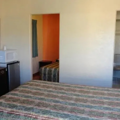 Sunset Motel thumbnail 1
