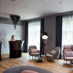 art'otel Berlin Mitte powered by Radisson Hotels - Bild 2