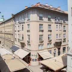 Отель Bright and Modern Main Square Studio Хорватия, Загреб - отзывы, цены и фото номеров - забронировать отель Bright and Modern Main Square Studio онлайн балкон