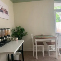 Maple Leaf Guest House thumbnail 6