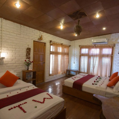 Teak Wood Hotel thumbnail 32