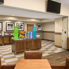 Hampton Inn & Suites Clayton/St. Louis-Galleria Area thumbnail 2