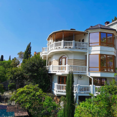Lavrovy Sad Guest House