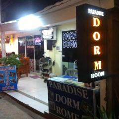 Paradise Dorm Room thumbnail 1