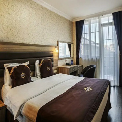 The Admiral Hotel thumbnail 3