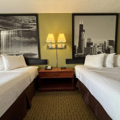 Super 8 by Wyndham Pontiac thumbnail 21