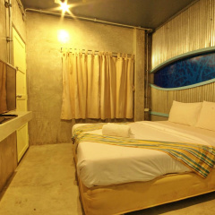 Seabox Khaolak Hostel - Bild 4