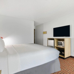 Super 8 by Wyndham Eveleth thumbnail 41