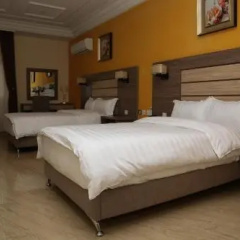 Consort Luxury Suites photo 4