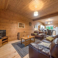 Woodland Park Lodges thumbnail 1