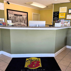Super 8 by Wyndham Picayune thumbnail 9
