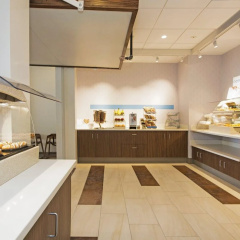 Holiday Inn Express & Suites Pittsburgh North Shore by IHG thumbnail 2