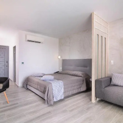 Lagomandra Beach & Suites