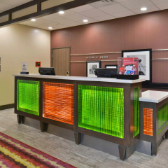 Hampton Inn & Suites Dallas Market Center thumbnail 29