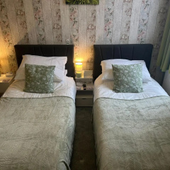 The Phoenix Guest House thumbnail 5