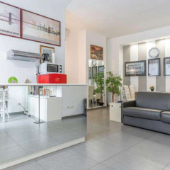 S.Ambrogio Square - Bild 1