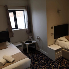 The R Inn Hotel thumbnail 2